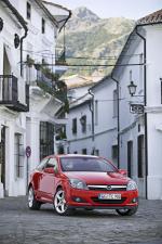 Opel Astra GTC 2005 года